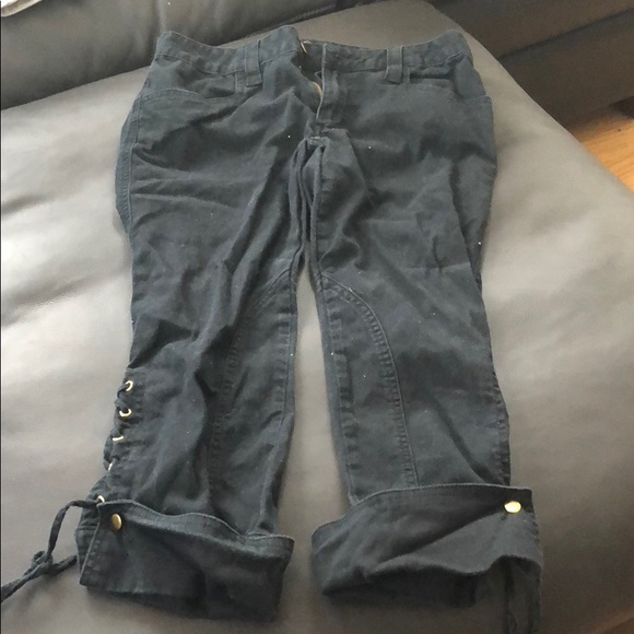 Capris - Picture 1 of 3